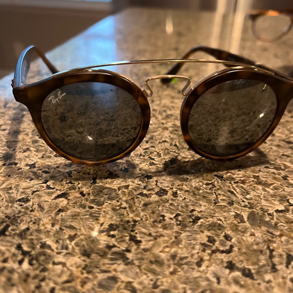 Women’s rayban  sunglasses